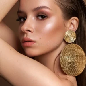 BOLD & BEAUTIFUL